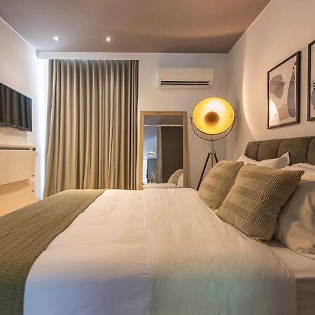 Phaedrus Living: Luxury Flat Vouliagmeni Apartment เอเธนส์ ภายนอก รูปภาพ