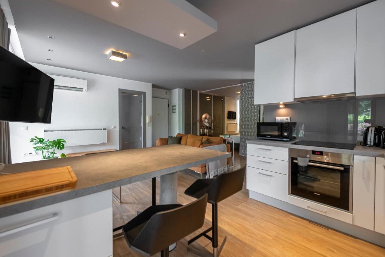 Phaedrus Living: Luxury Flat Vouliagmeni Apartment เอเธนส์ ภายนอก รูปภาพ