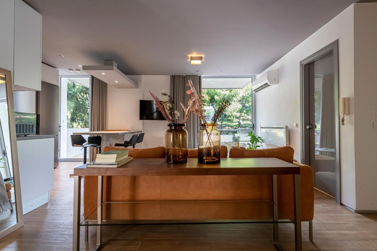 Phaedrus Living: Luxury Flat Vouliagmeni Apartment เอเธนส์ ภายนอก รูปภาพ